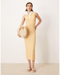 ASOS - Robe mi-longue sans manches à rayures avec col polo et taille froncé - jaune - Lyst
