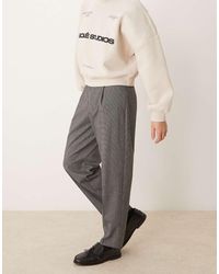ASOS - Nette Oversized Toelopende Broek Met Plooi Aan De Voorkant - Lyst