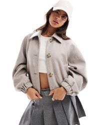 ONLY - Veste courte boutonnée à col - taupe - Lyst