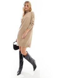 French Connection - Vestido Corto Color Avena Claro Con Cuello Vuelto De Punto Suave De -Beis Neutro - Lyst