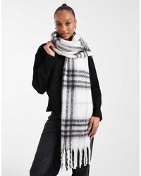 ASOS - Sciarpa Bianca E Nera A Quadri Con Nappe Intrecciate - Lyst