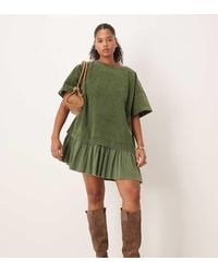 ASOS - Vestido Corto Verde De Estilo Camiseta Con Diseño Híbrido De Pana De Asos Design Curve - Lyst