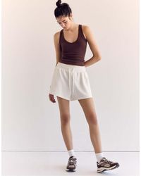 Stradivarius - Shorts Van Zachte Stof Met Bies - Lyst