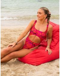 South Beach - X miss molly – badeanzug mit zierausschnitt und abstraktem muster - Lyst