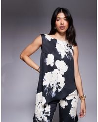 ASOS - Elegante Asymmetrische Gedrapeerde Top Van Satijn Met Bloemenprint, Deel Van Co-Ord Set - Lyst