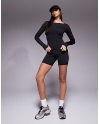 4505 - Active Boat Neck Long Sleeve Top With Thumbhole - Lyst