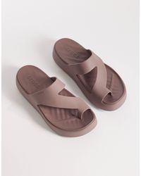 Crocs™ - Getaway Platform Toe Loop Sandals - Lyst