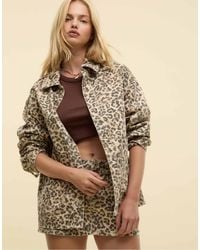 Stradivarius - – jacke aus twill mit leopardenmuster - Lyst