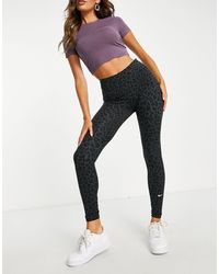 Oone tight - leggings corti leopardati di Nike | Lyst
