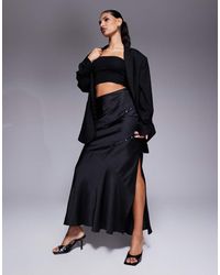 ASOS - Falda Larga Negra De Corte Al Bies Con Abertura Y Detalle De Tachuelas De - Lyst