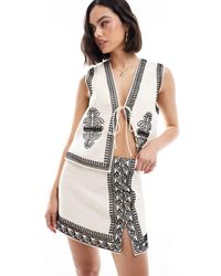 ASOS - – bestickter, gesteppter minirock - Lyst