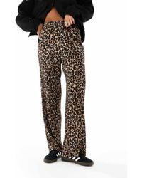 ONLY - – locker sitzende hose zum überziehen mit animal-print - Lyst
