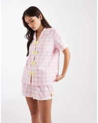 Loungeable - Geweven Geruite Pyjamaset Met Overhemd Met Korte Mouwen En Short - Lyst