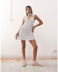 Reclaimed (vintage) - – gepunktetes minikleid mit v-ausschnitt und schaldetail - Lyst