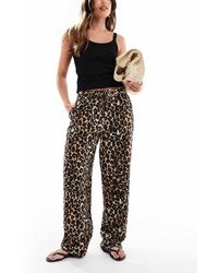 Vero Moda - Pantalones De Pernera Ancha Con Estampado De Leopardo De Tejido Efecto Lino De - Lyst