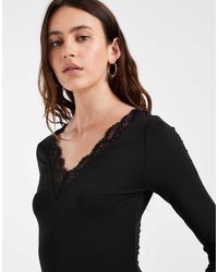 Vero Moda - V-neck Long Sleeve T-shirt With Lace Trim - Lyst