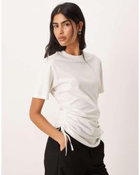 ASOS - T-Shirt Met Gerimpeld Detail, Gestrikte Zijkant, Korte Mouwen En Ronde Hals - Lyst