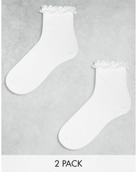 ASOS - Pack De 2 Pares De Calcetines Blancos Con Volantes En El Borde De - Lyst