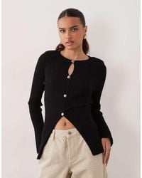 New Look - Knitted Button Through Top With Shoulder Pad Detail - Lyst
