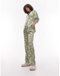 TOPSHOP - Ensemble pyjama effet color block avec pantalon et chemise à imprimé fleuri - vert - Lyst