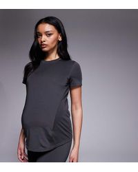 4505 - Camiseta Deportiva De Tejido De Secado Rápido Icon De Maternity - Lyst