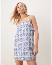 Abercrombie & Fitch - Robe short en lin à détail boutonné et imprimé timbre - Lyst