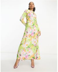 ASOS - Robe longue en satin à fleurs avec col bénitier et détails froncés - Lyst