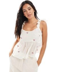 New Look - Ditsy Floral Tie Strap Cami Top - Lyst