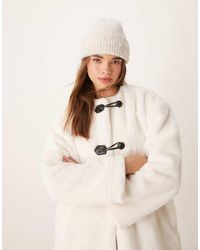 Vila - Collarless Faux Fur Duffle Jacket - Lyst