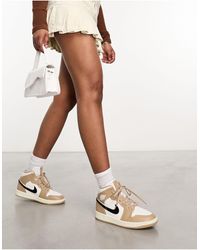 Nike - Air 1 mid - sneakers alte bianco sporco e deserto - Lyst