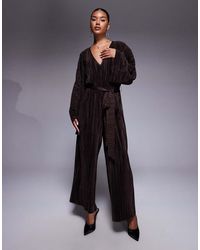 ASOS - Mono Largo Chocolate Plisado De Pernera Ancha Con Escote De Pico Y Lazada Anudada En La Cintura De - Lyst