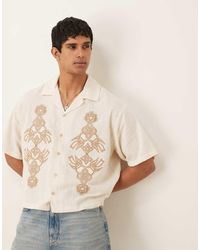 ASOS - Camisa Beis De Corte Cuadrado Extragrande Con Detalle Bordado Y Acabado Texturizado De -Morado - Lyst
