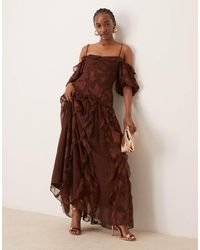 ASOS - Vestito Midi Color Ruggine Intenso Con Fondo Allungato, Fiori Jacquard, Maniche A Sbuffo E Scollo Alla Bardot - Lyst