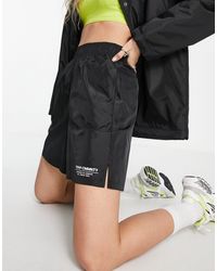 TOPSHOP Co-ord Sporty Nylon Pull On Short With Leg Graphic - Black