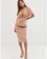 ASOS Robe kimono mi-longue structurée à basque et décolleté plongeant - Neutre