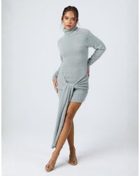 Aria Cove - – flauschiges, drapiertes minikleid aus strick - Lyst