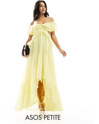 ASOS - Asos design petite - robe longue à ourlet asymétrique et volants avec découpes et épaules dénudées - pastel - Lyst