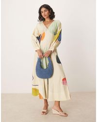 ASOS - – langärmliges maxikleid aus popeline mit v-ausschnitt und print - Lyst