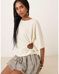 ASOS - T-Shirt Testurizzata Con Cut-Out Color Avorio - Lyst
