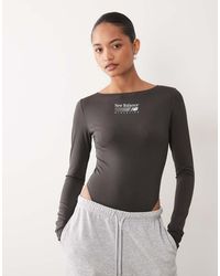 New Balance - Body De Manga Larga Trackside En Negro Cemento-Gris - Lyst
