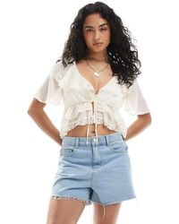 Miss Selfridge - Blouse Met Ruches En Strik Aan De Voorkant - Lyst