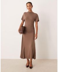 Nobody's Child - Niamh Jersey Fallen Shoulder Midi Dress - Lyst