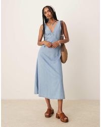 Mango - Vestido Vaquero Semilargo Acampanado Con Cuello De Pico De Denim Suave De - Lyst