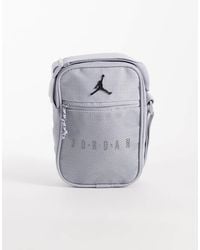 Nike - Borsa A Tracolla Grigia Con Logo - Lyst