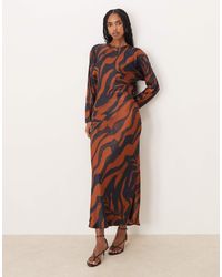 ASOS - – träger-maxikleid aus satin mit animal-print, rundhalsausschnitt und ballonärmeln - Lyst