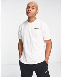 adidas Originals - Adventure - t-shirt bianca con stampa del logo sul retro - Lyst