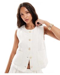 Pieces - Chaleco Corto Color Crema De Tejido Efecto Lino De (Parte De Un Conjunto)-Blanco - Lyst