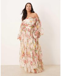 Lace & Beads Plus - Robe longue en tulle à volants et motif fleuri - couleurs vives - Lyst