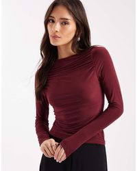 ASOS - Top Van Gladde Stof Met Lange Mouwen En Gerimpelde Boothals - Lyst
