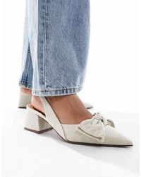 ASOS - Zapatos Beis Destalonados De Tacón Medio De Bloque Con Detalle De Lazo De Tejido Symphony De -Beis Neutro - Lyst